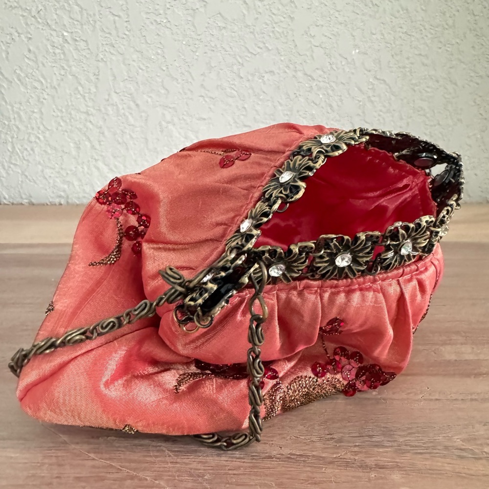 ERMO Sequin Embroidered Coral Floral Evening Clutch Bag - Picture 5 of 6